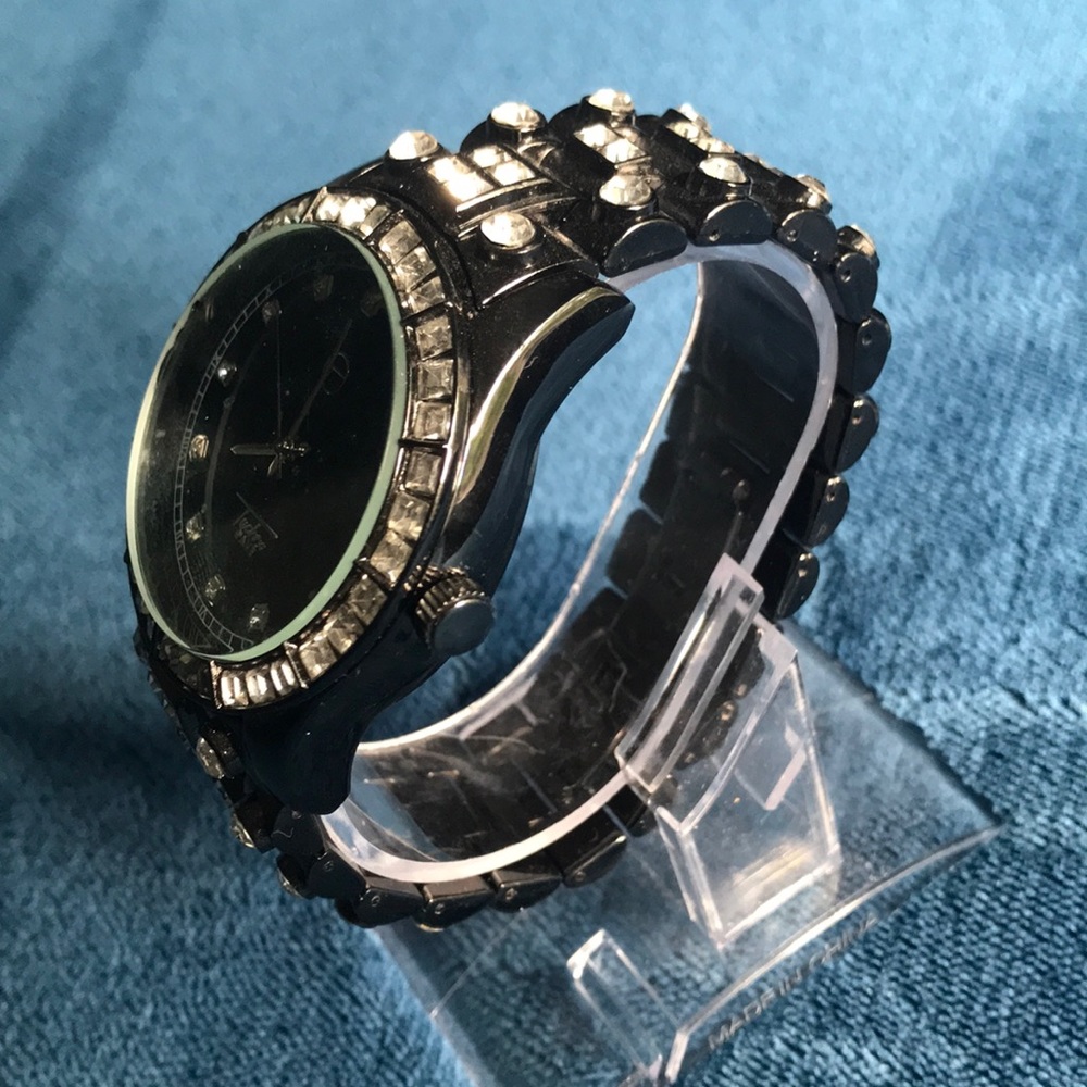 Watch - Picture 2 of 2